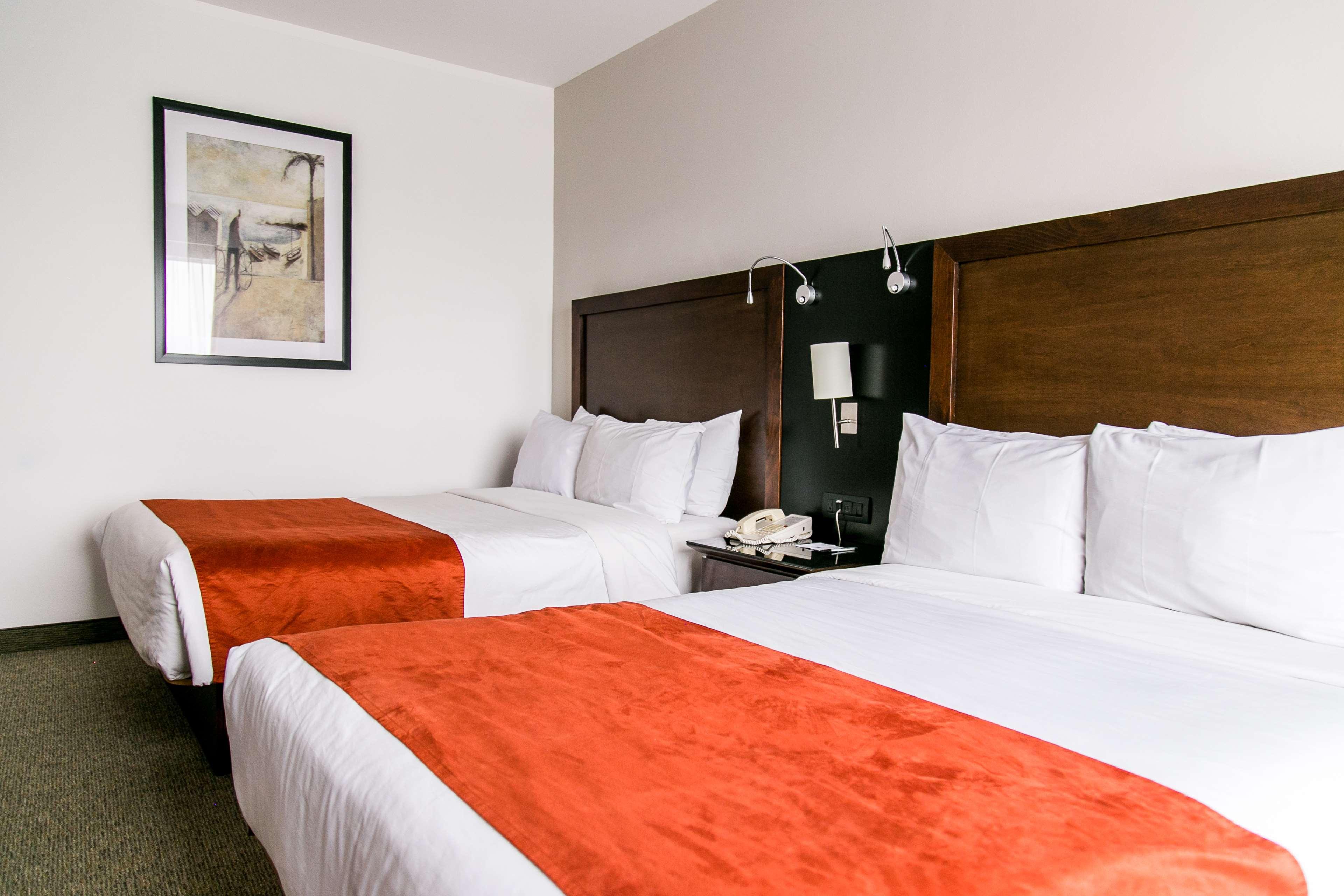Radisson Poliforum Plaza Hotel 4*
