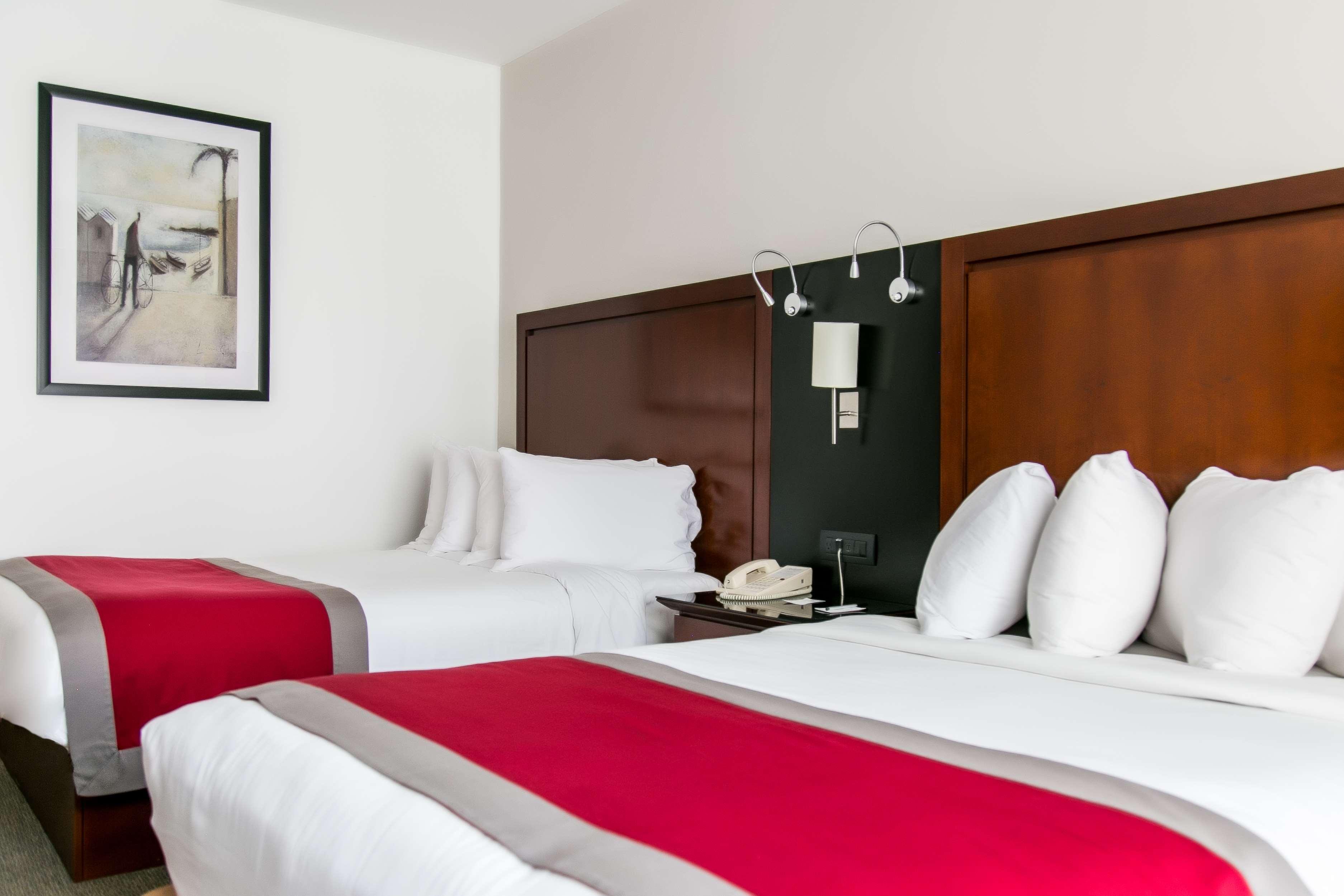 Radisson Poliforum Plaza 4*