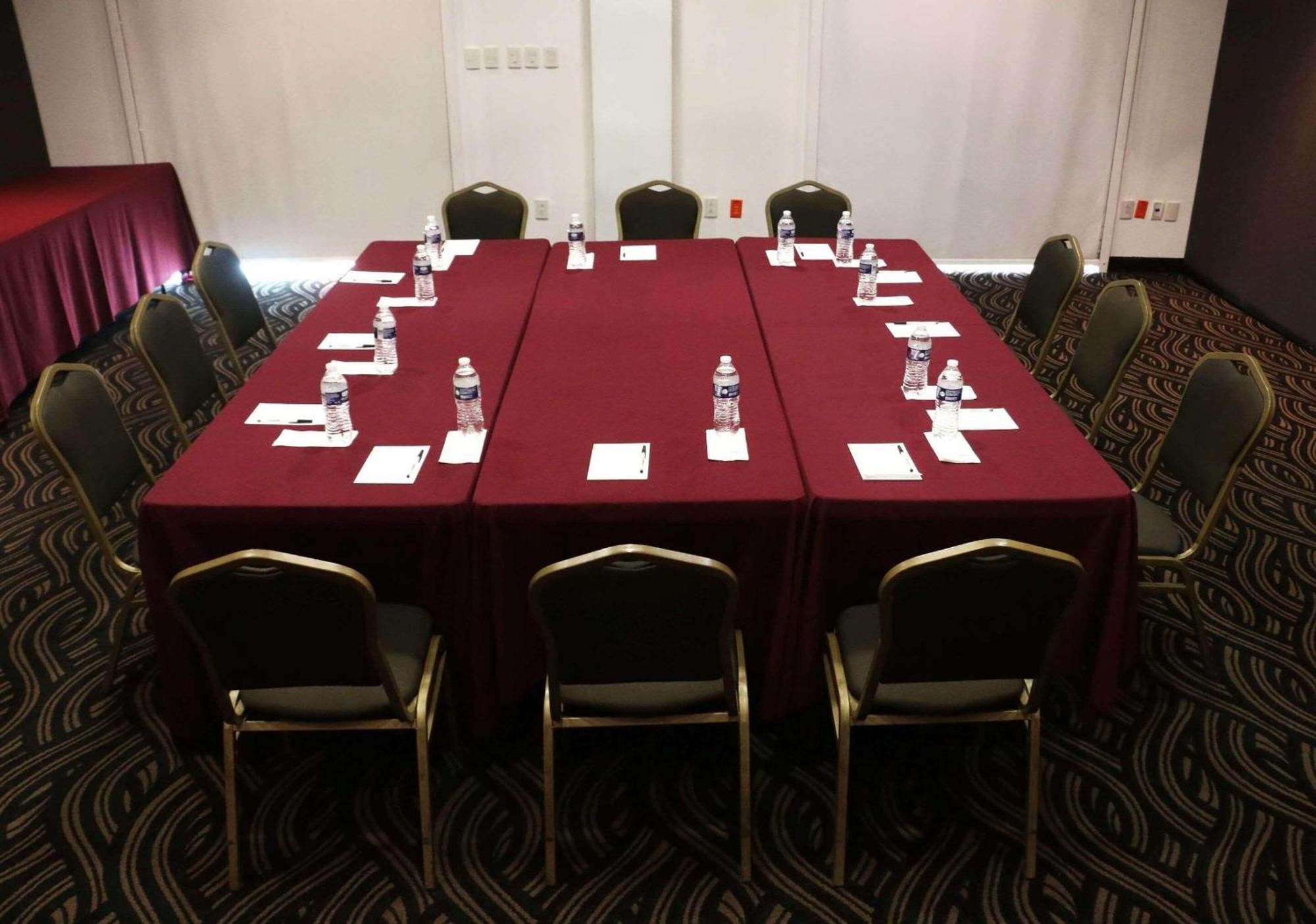 Radisson Poliforum Plaza 4* León