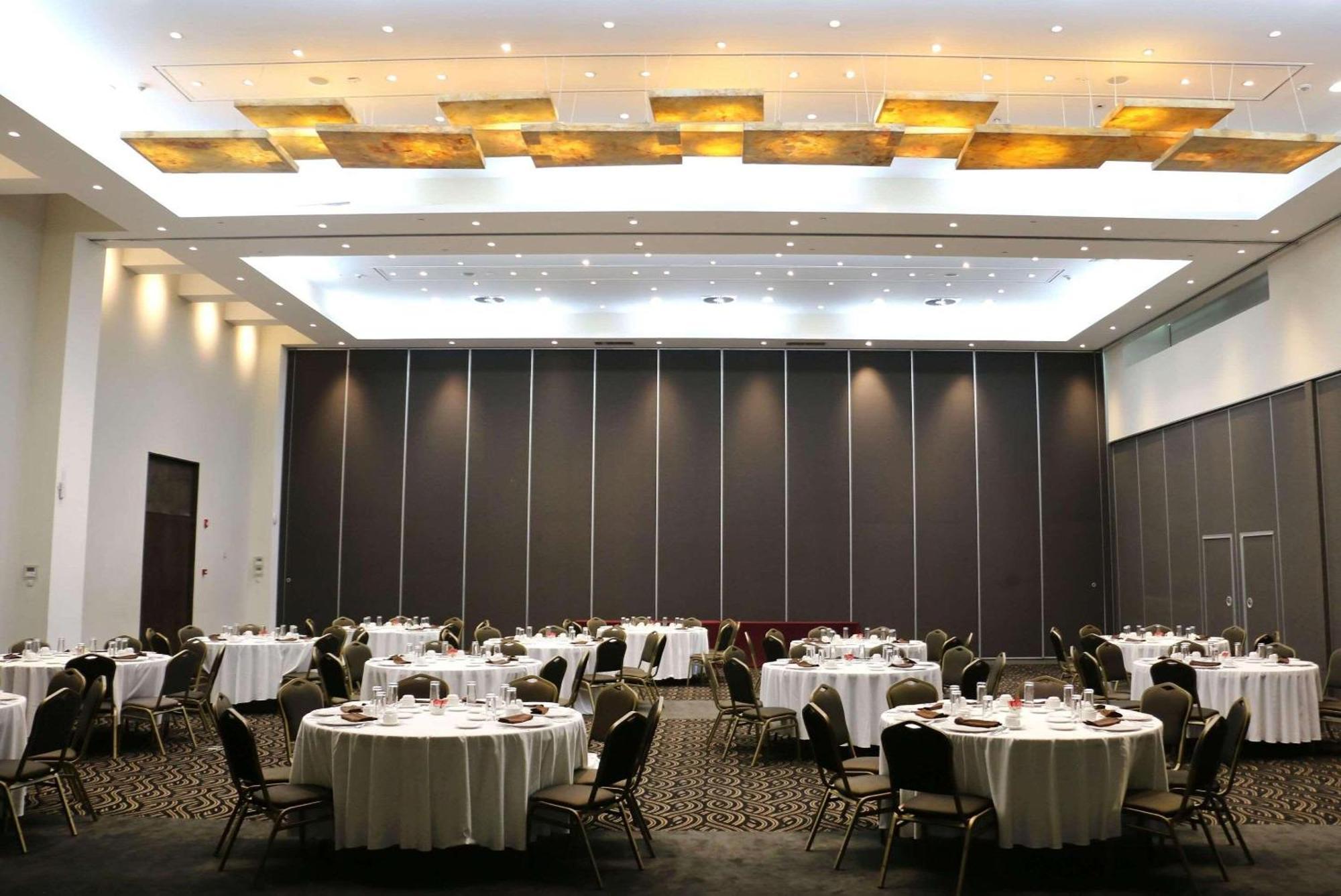Radisson Poliforum Plaza