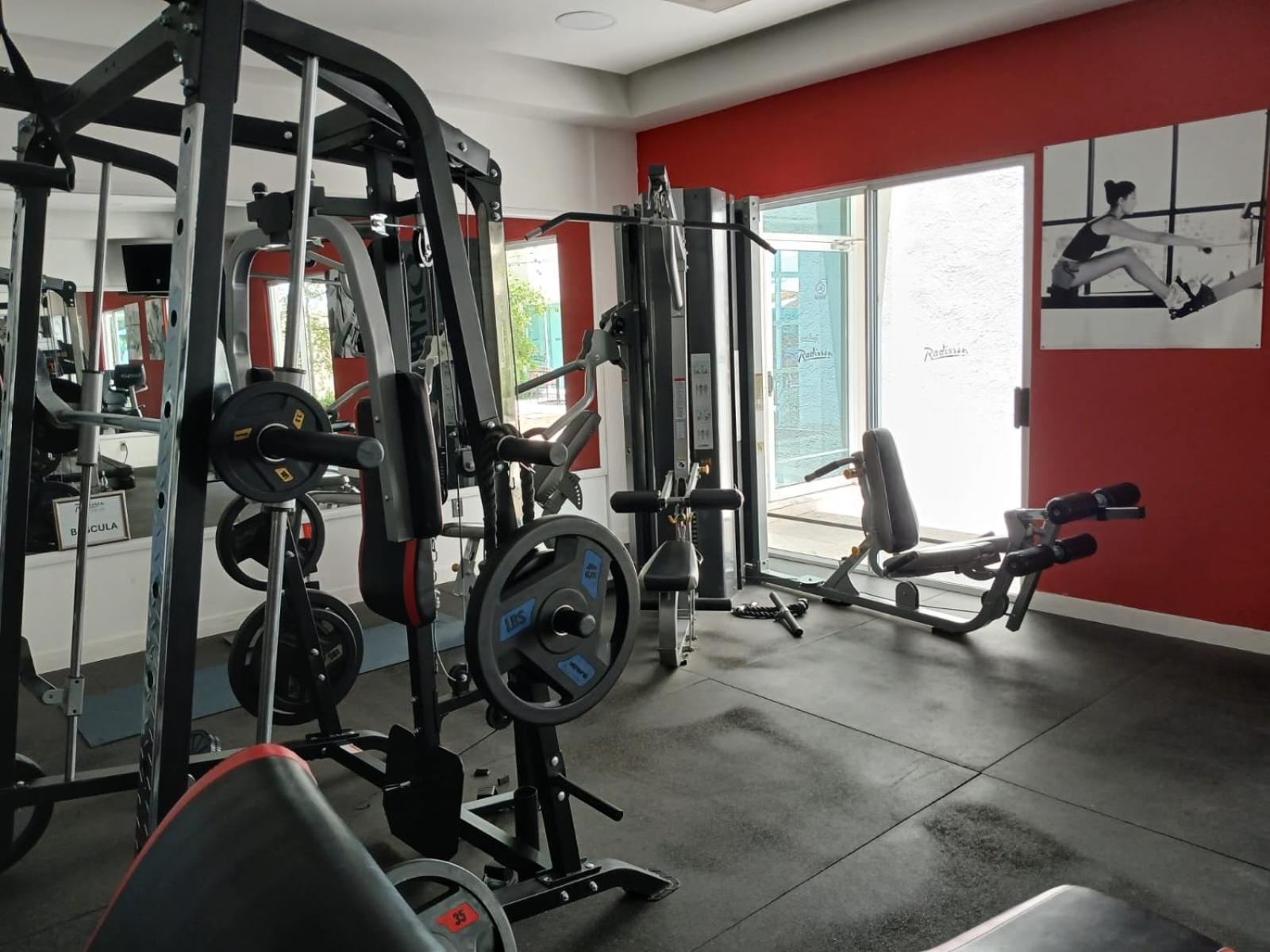 Hotel Radisson Poliforum Plaza 4*